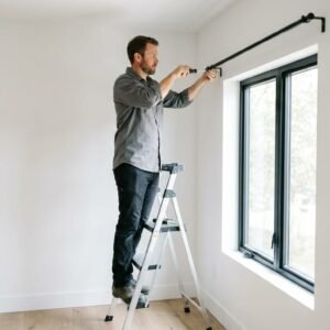 Instalação de varão de cortinado